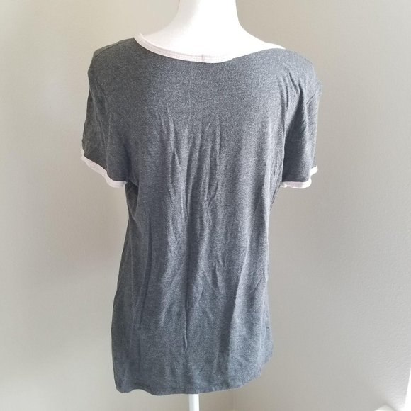 🦄  maurices / M / Gray Short Sleeve Tee - Picture 2 of 3